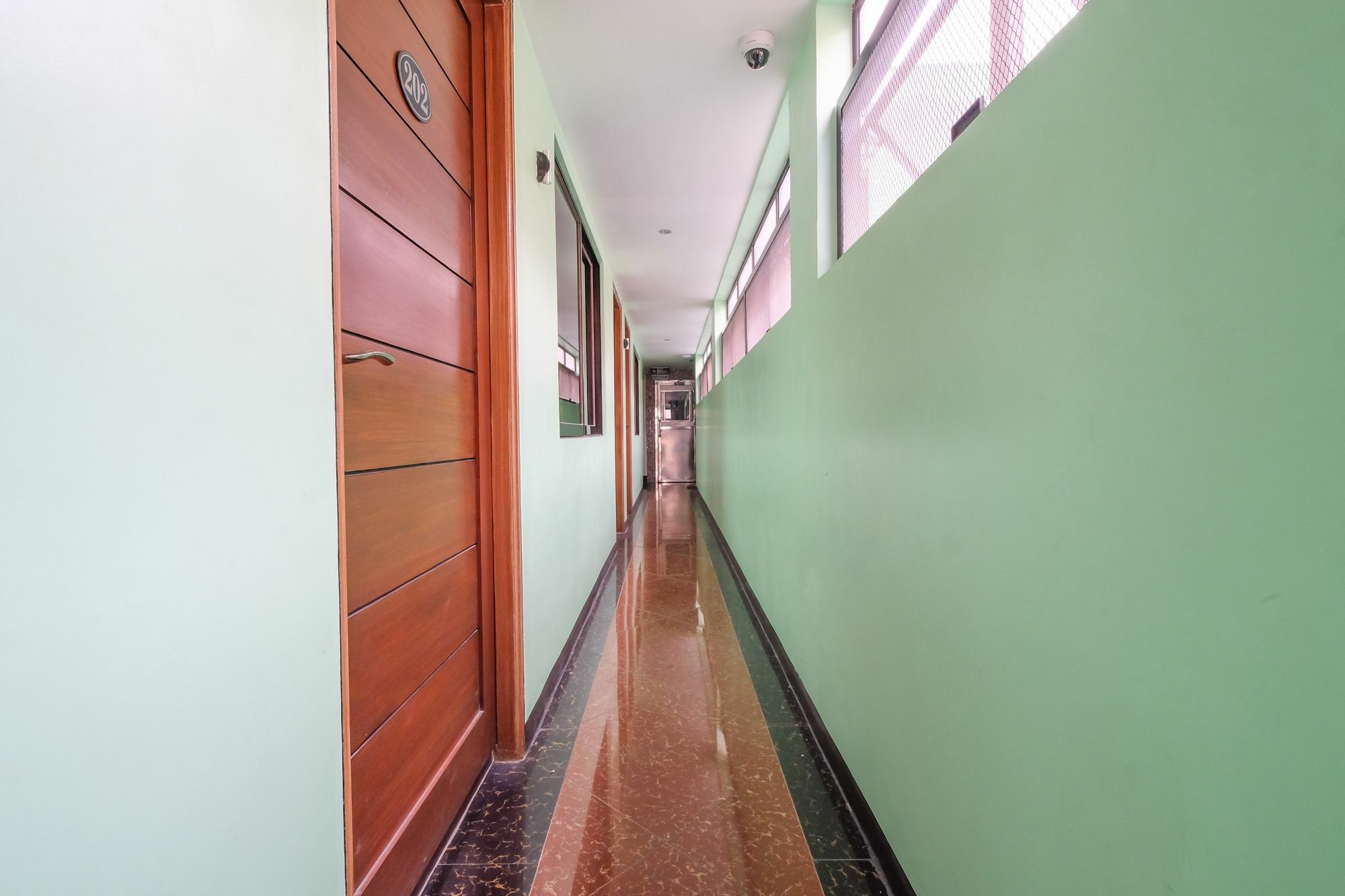 Zen Rooms Time Travellers Makati Makati City Ngoại thất bức ảnh