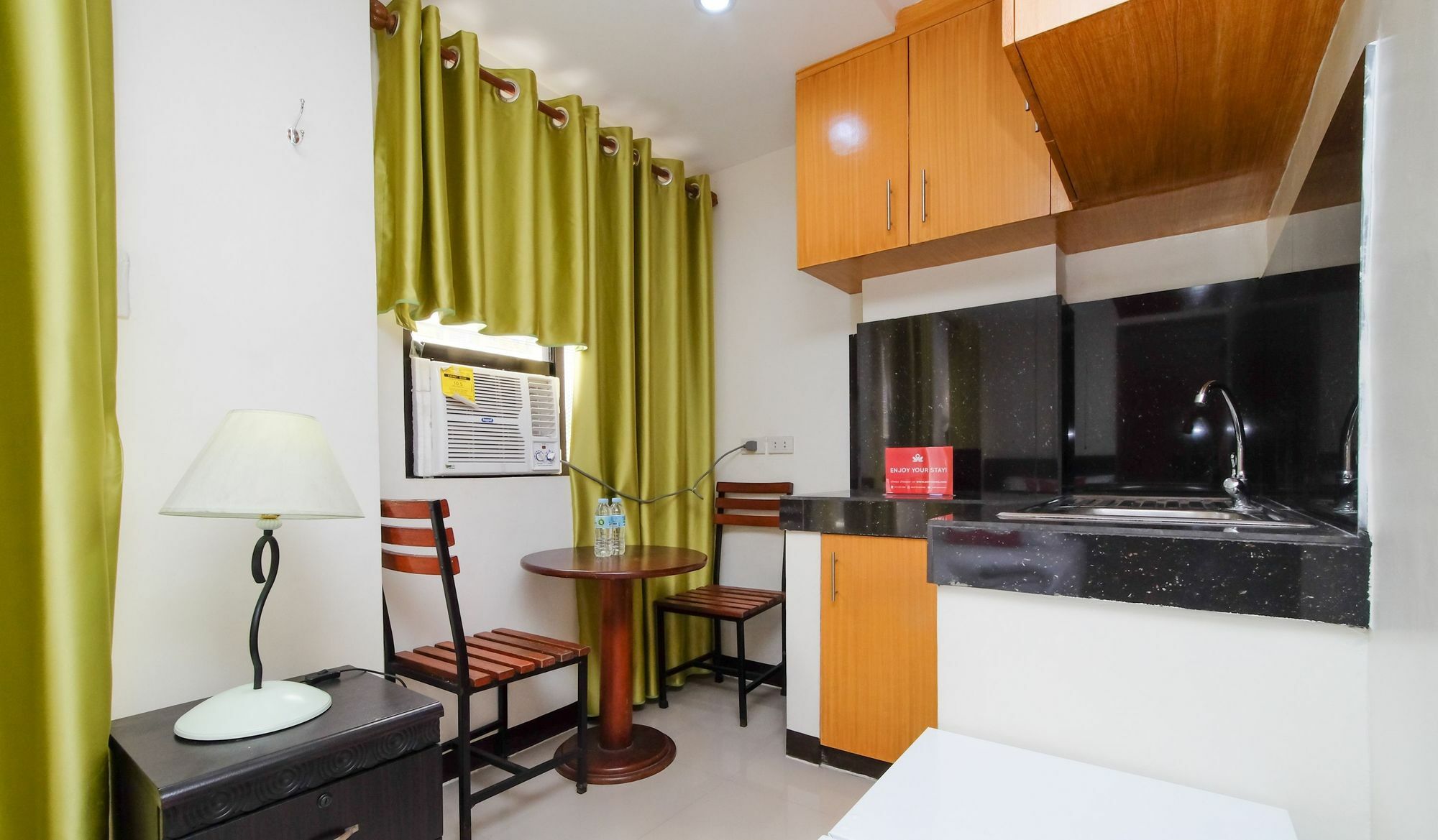 Zen Rooms Time Travellers Makati Makati City Ngoại thất bức ảnh