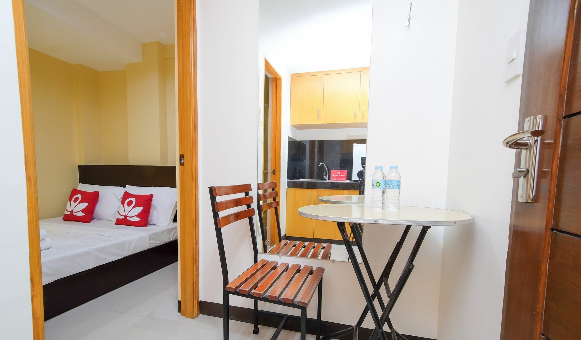 Zen Rooms Time Travellers Makati Makati City Ngoại thất bức ảnh