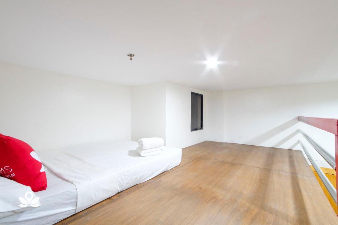 Zen Rooms Time Travellers Makati Makati City Ngoại thất bức ảnh